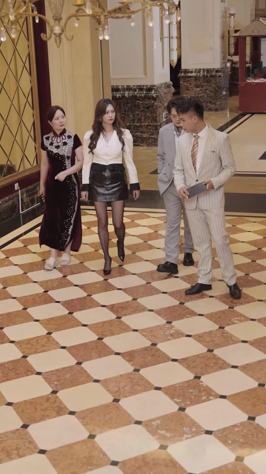 MON EX-REGRETTE AMÈREMENT : LE RETOUR DU SEIGNEUR DES ENFERS