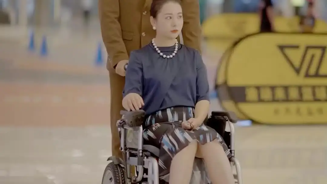 The Silent Heiress: When Pearls Meet Plastic Megaphones