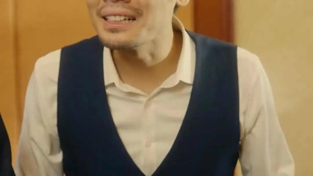 The Gambler Redemption: A Chaotic Entrance and the Quiet Power of Li Wei