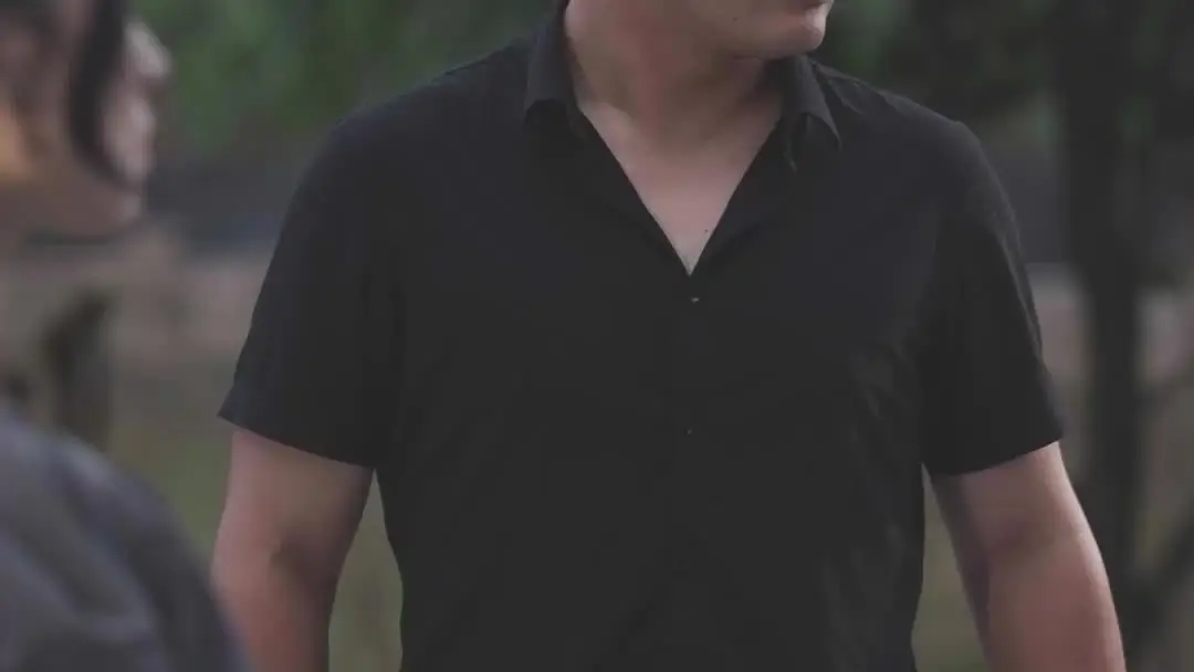 La verdadera y falsa presidenta: Cuando el pasado se cuela por la grieta de una columna