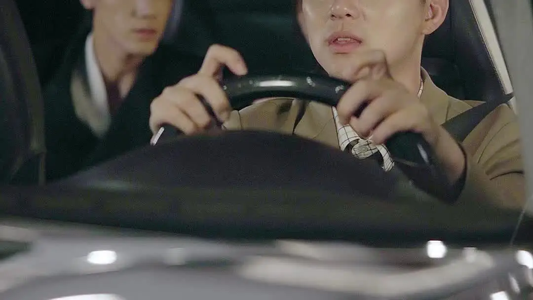 My Hired Boyfriend Is A Secret CEO: The Silence Between Three People