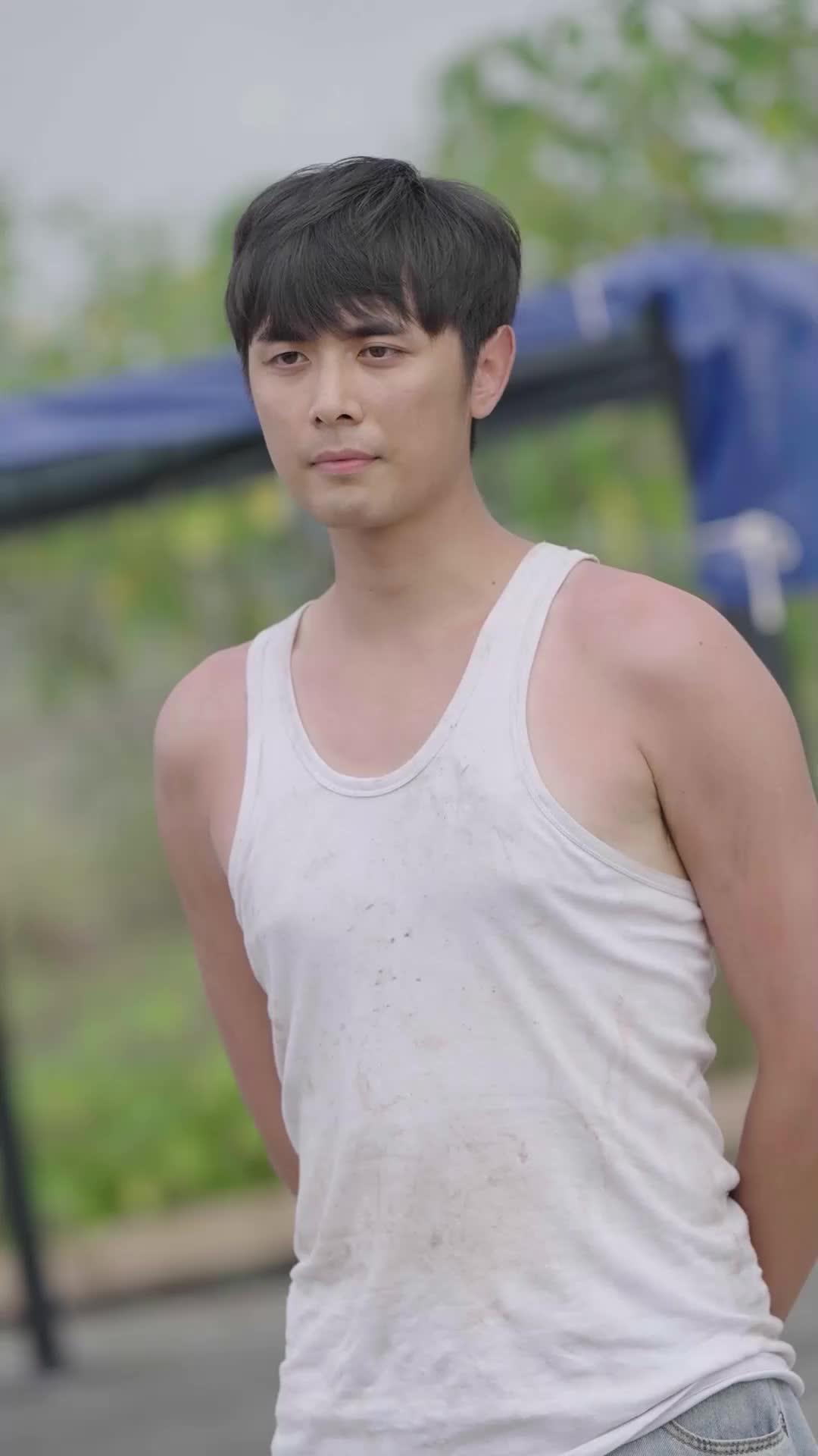 离婚后，冷傲前妻悔不当初