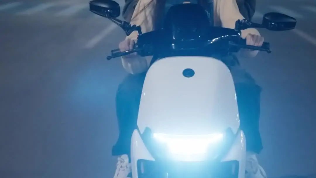 The Radiant Road to Stardom: Where Market Stalls Hold More Truth Than Scripts