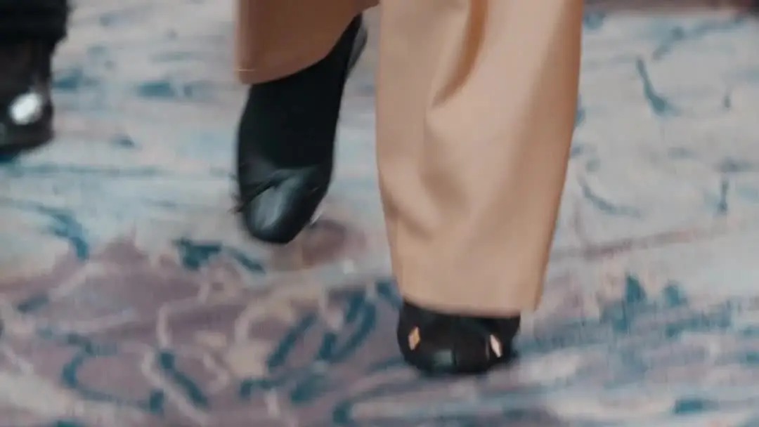 The Billionaire Heiress Returns: When Silence Speaks Louder Than Champagne Toasts