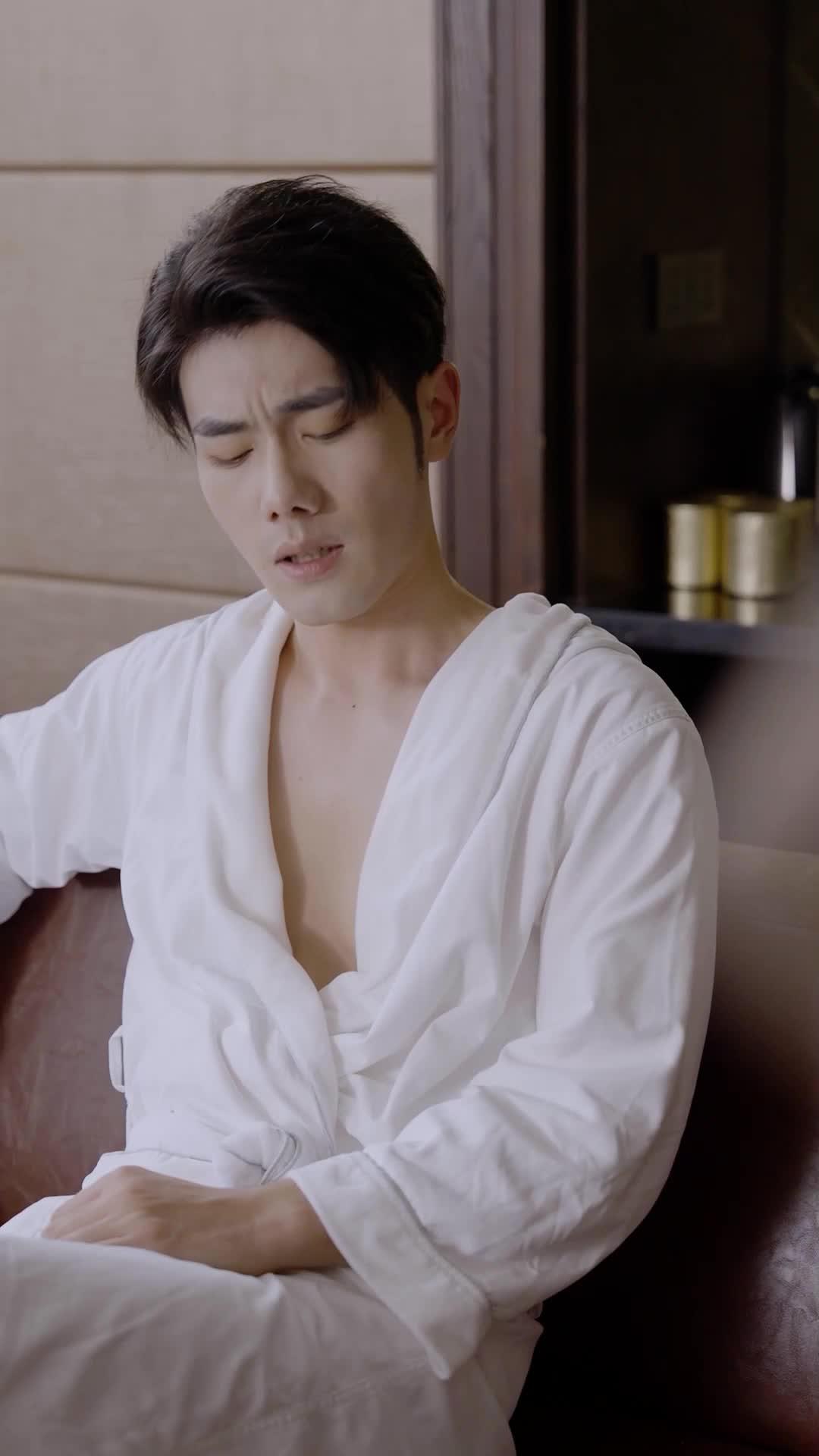 L'AMOUR DANS L'EMBROUILLE