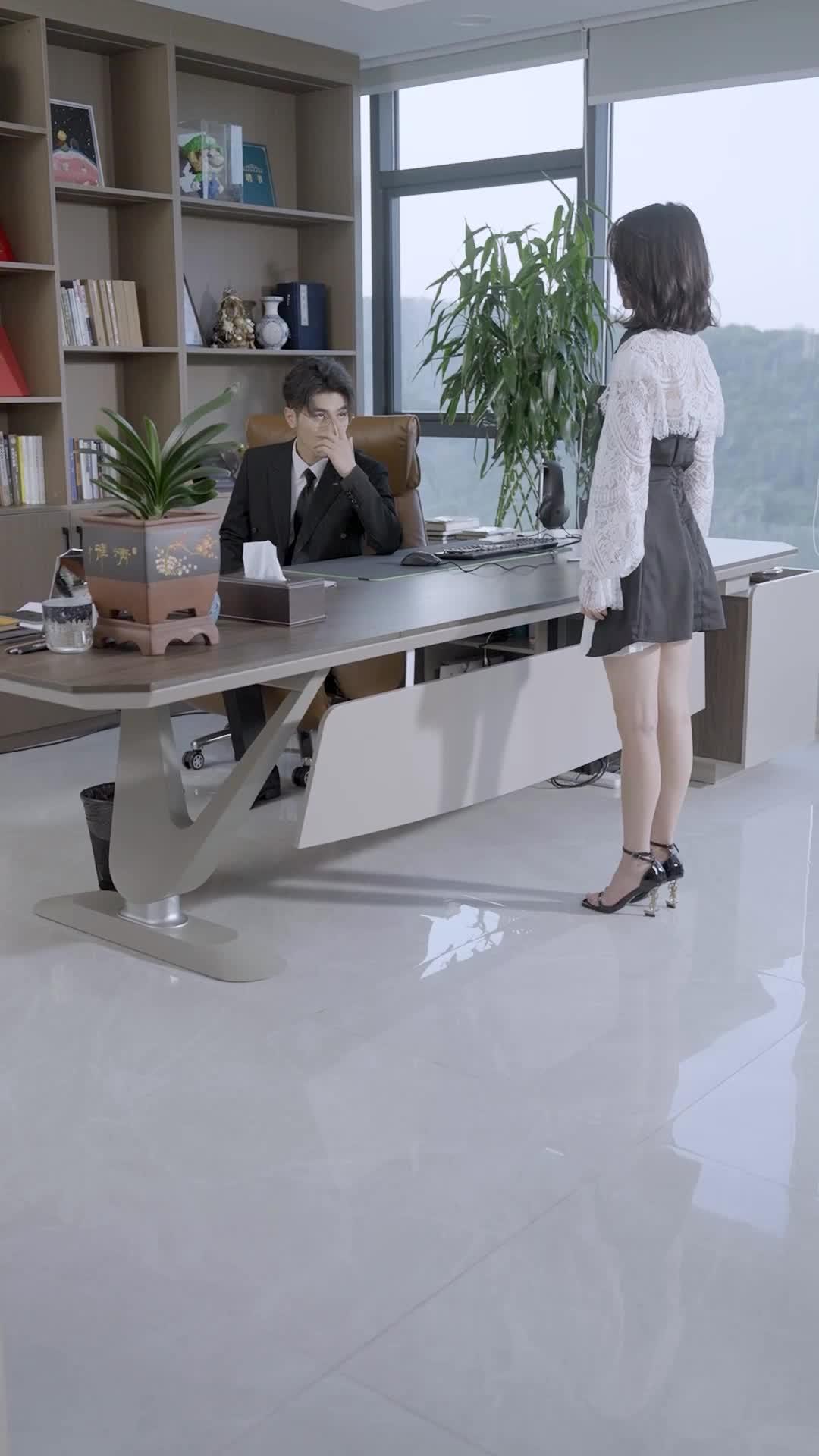 L'AMOUR DANS L'EMBROUILLE