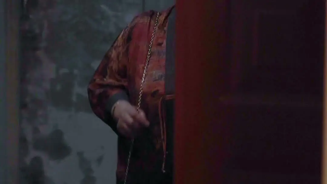 From Cobblestones to Kisses: A Night of Lies & Light Flares