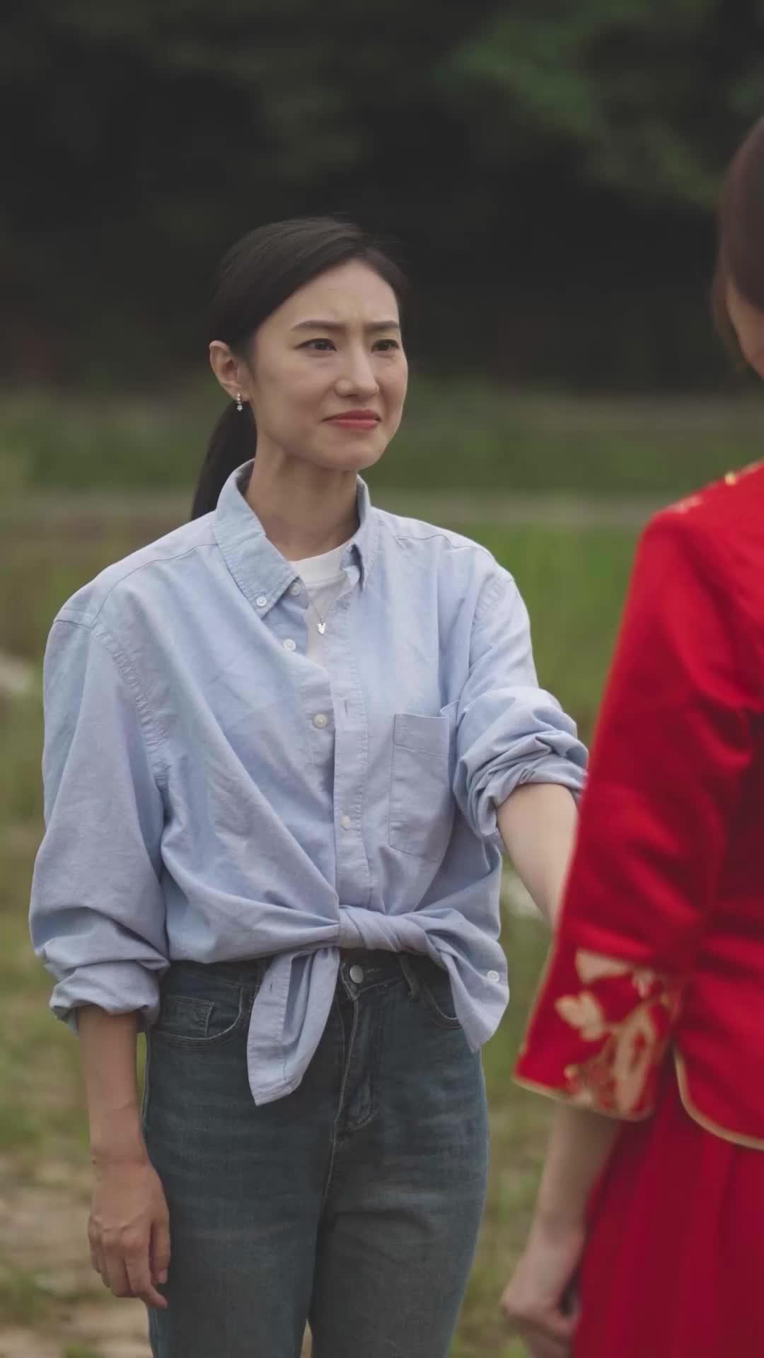 Nona Direktur yang Asli dan Palsu