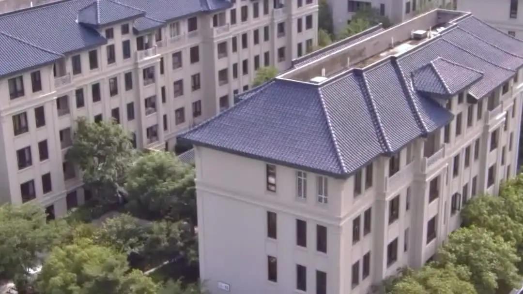 When the Bow Tie Trembles