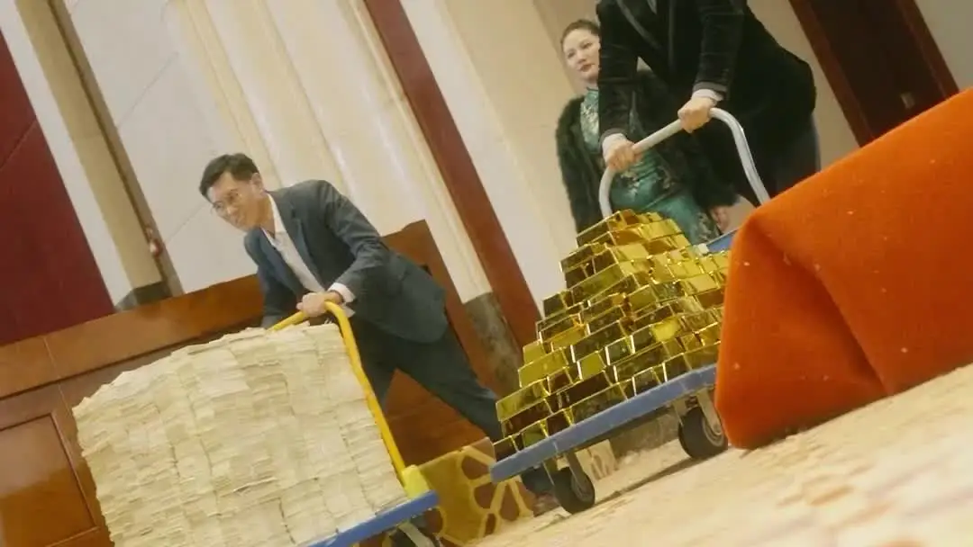 The Gambler Redemption: The Man in Leather Who Didn’t Bid