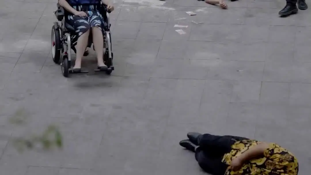 The Silent Heiress: When a Pendant Falls, Empires Tremble