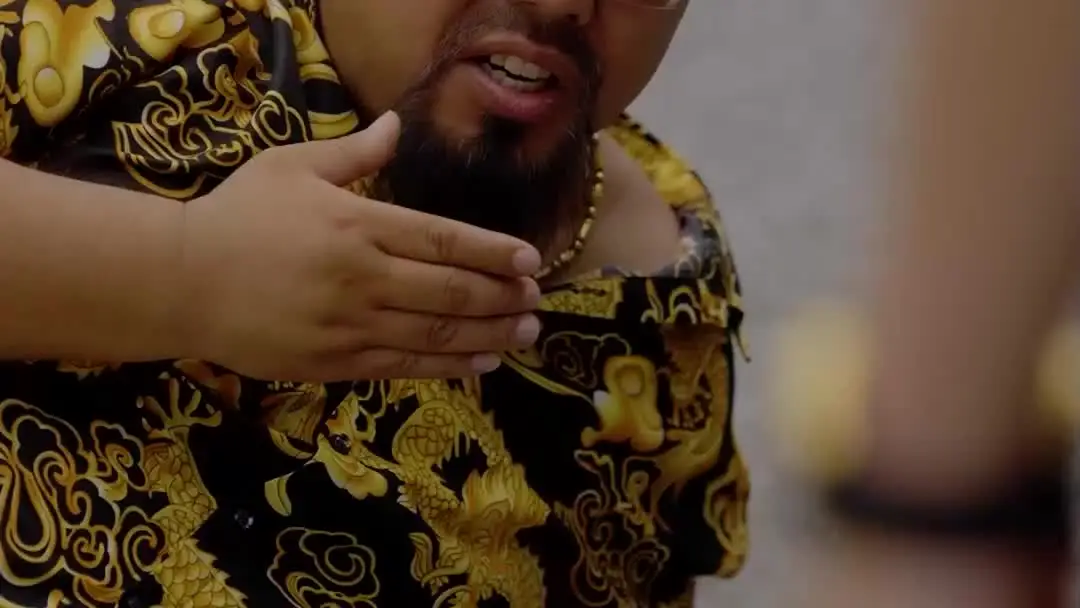 The Silent Heiress: When Compassion Meets Power in the Alley