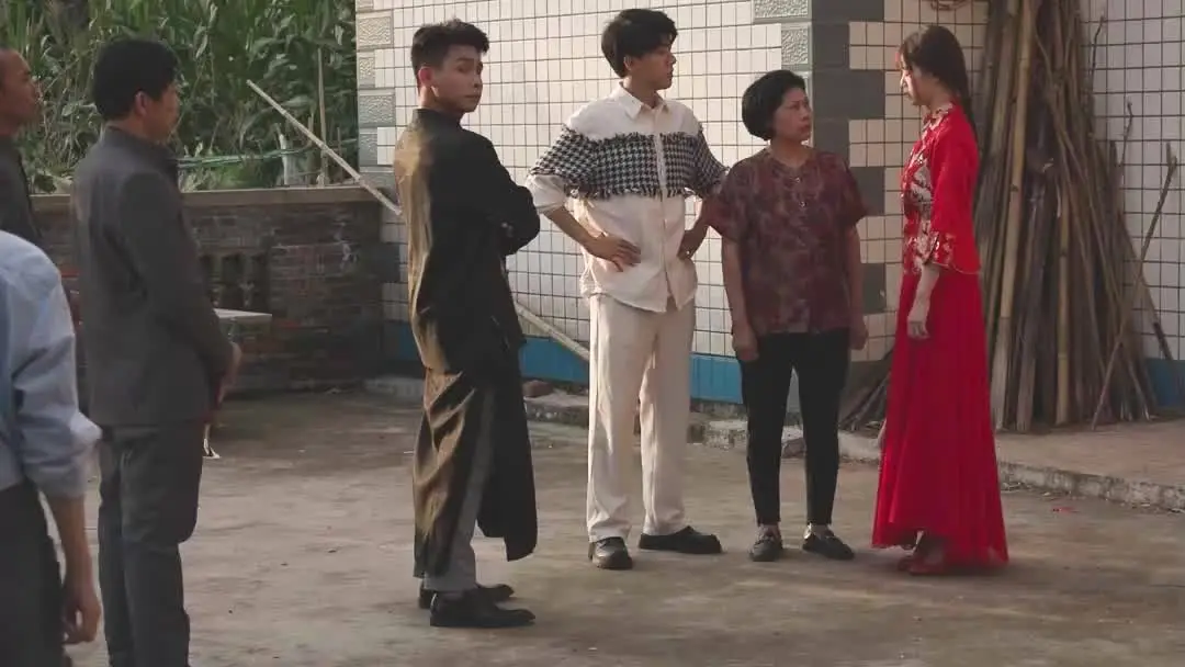 Dragones y flores bordadas