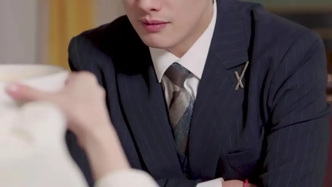 Falling for the Boss: Red Envelopes and Broken Ties