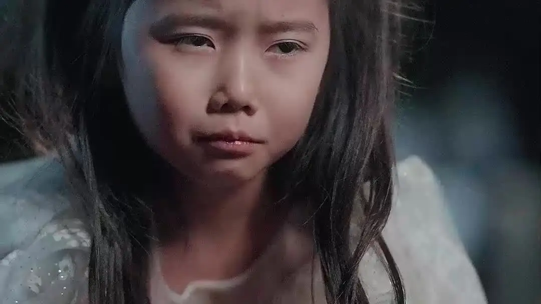 Love Lights My Way Back Home: When a Jade Pendant Speaks Louder Than Words