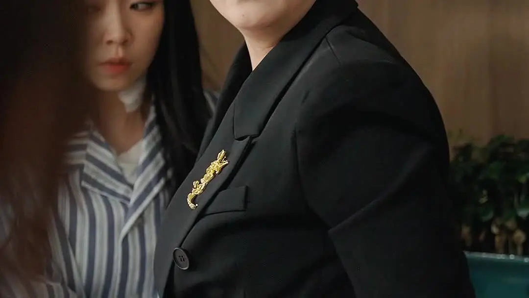 My Liar Daughter: When Truth Is a Smartphone Held Like a Gun