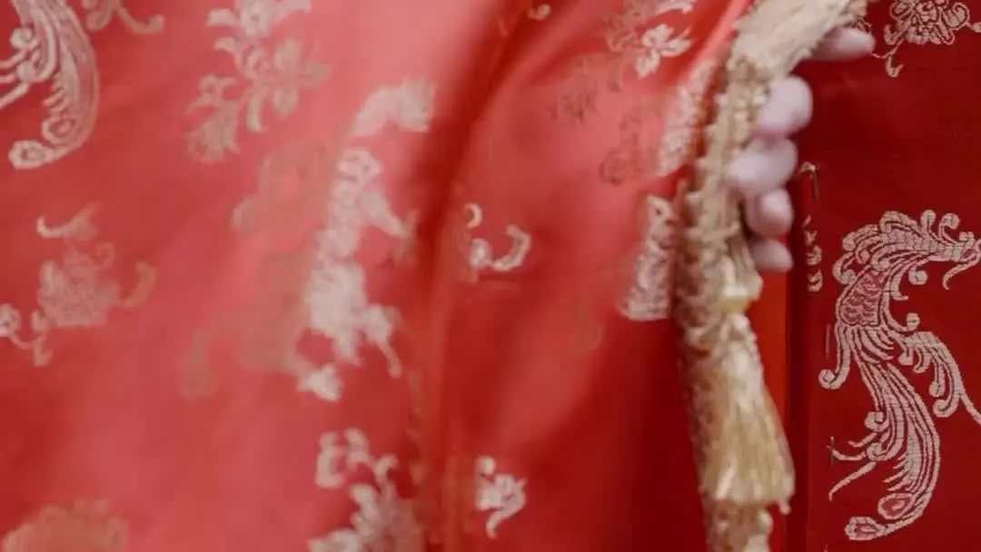 The Fantastic 7: A Red Veil and a Black Sedan