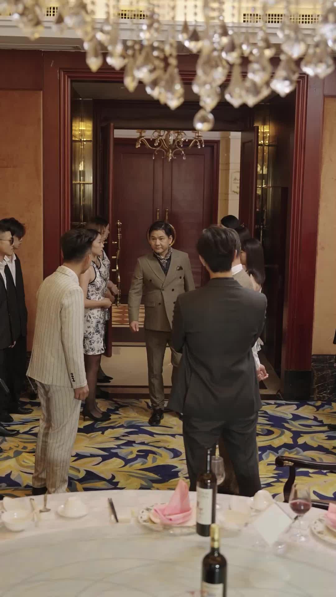 MON EX-REGRETTE AMÈREMENT : LE RETOUR DU SEIGNEUR DES ENFERS