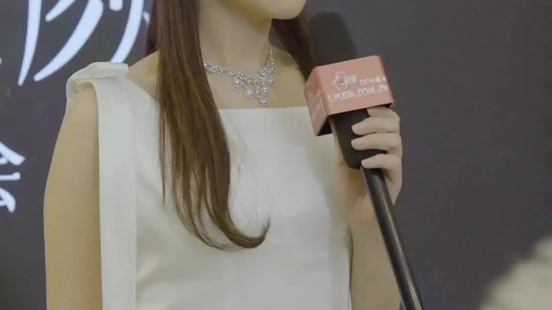 The Radiant Road to Stardom: When the Mic Trembles and the Crowd Holds Its Breath