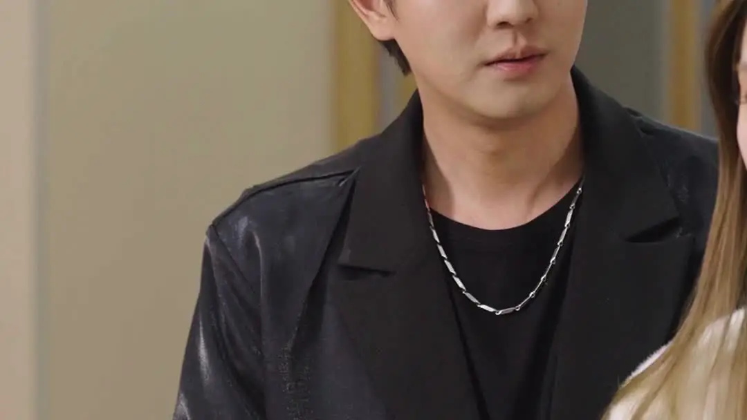 Scandals in the Spotlight: When Fruit Bowls Speak Louder Than Words