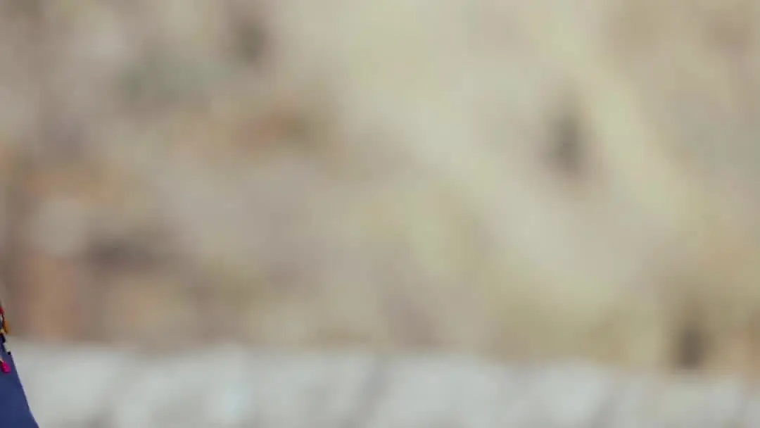 When Gold Meets Turquoise: A Clash of Worlds