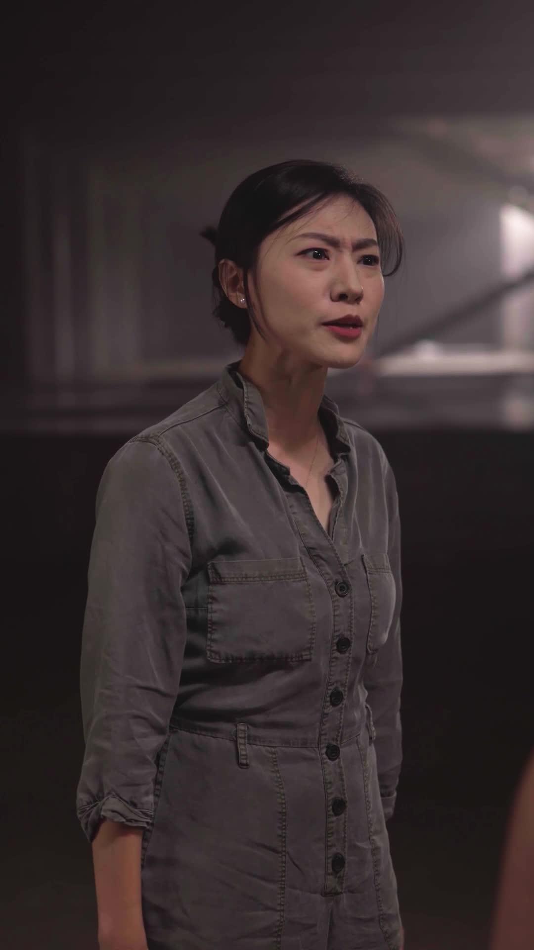 Nona Direktur yang Asli dan Palsu