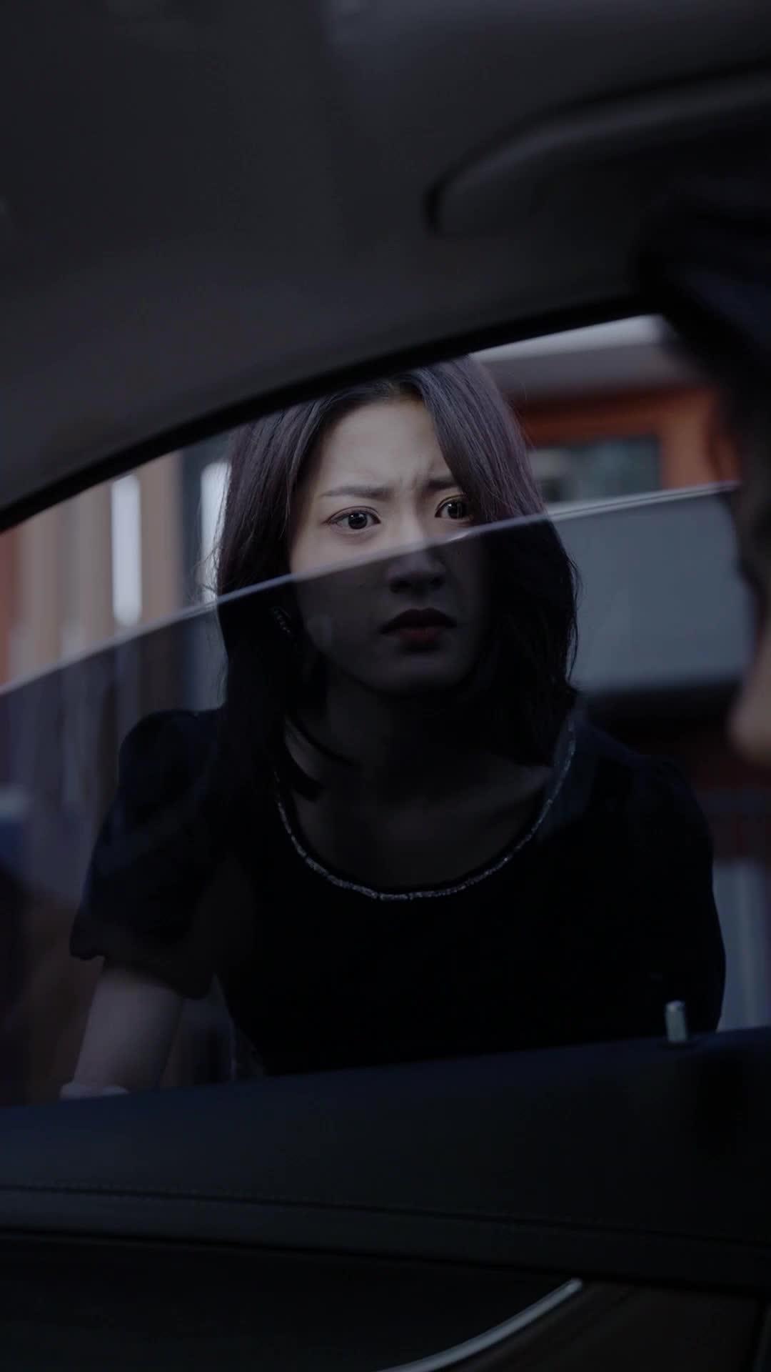 L'AMOUR DANS L'EMBROUILLE