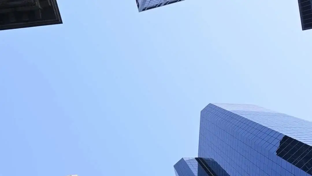 Xu Yi’s Smile Was a Weapon