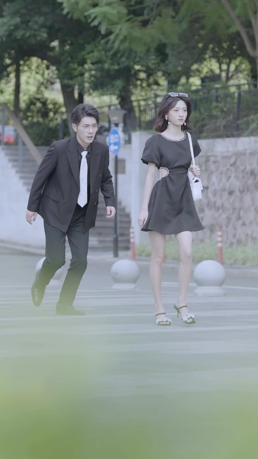 L'AMOUR DANS L'EMBROUILLE