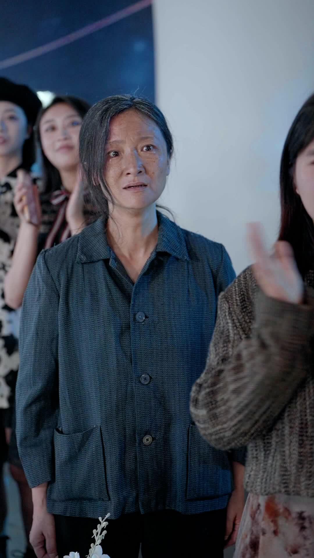 Người Mẹ Xấu Xí