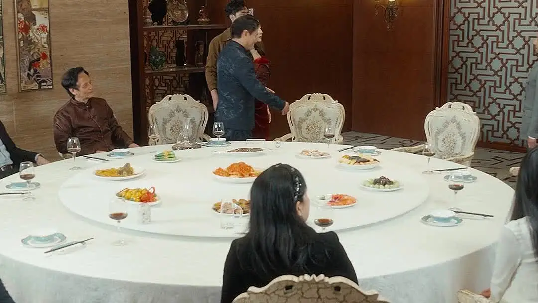 Beauty and the Best: When the Phone Rings, the Dynasty Trembles