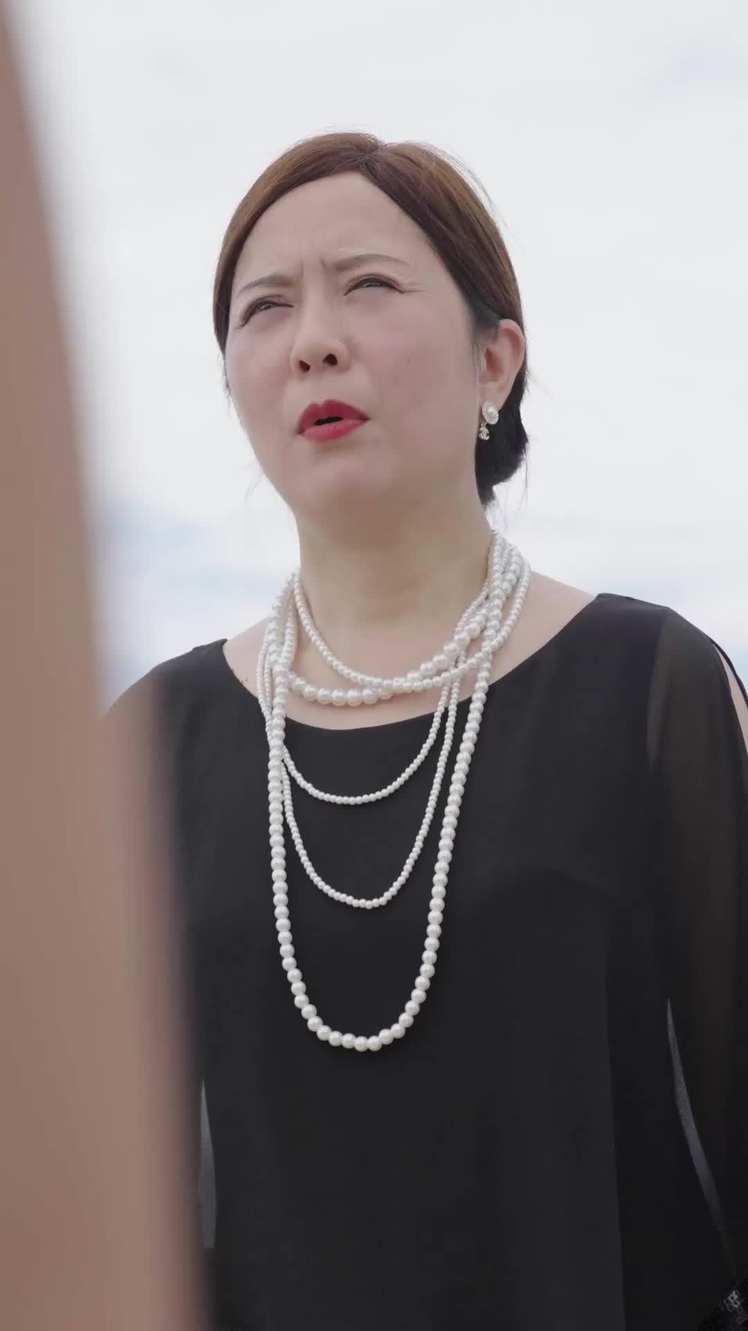 离婚后，冷傲前妻悔不当初