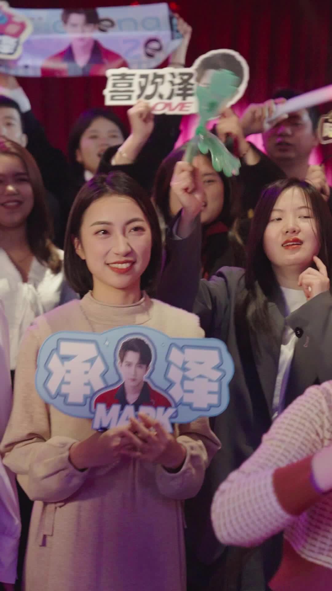 意外閃婚總裁弟弟