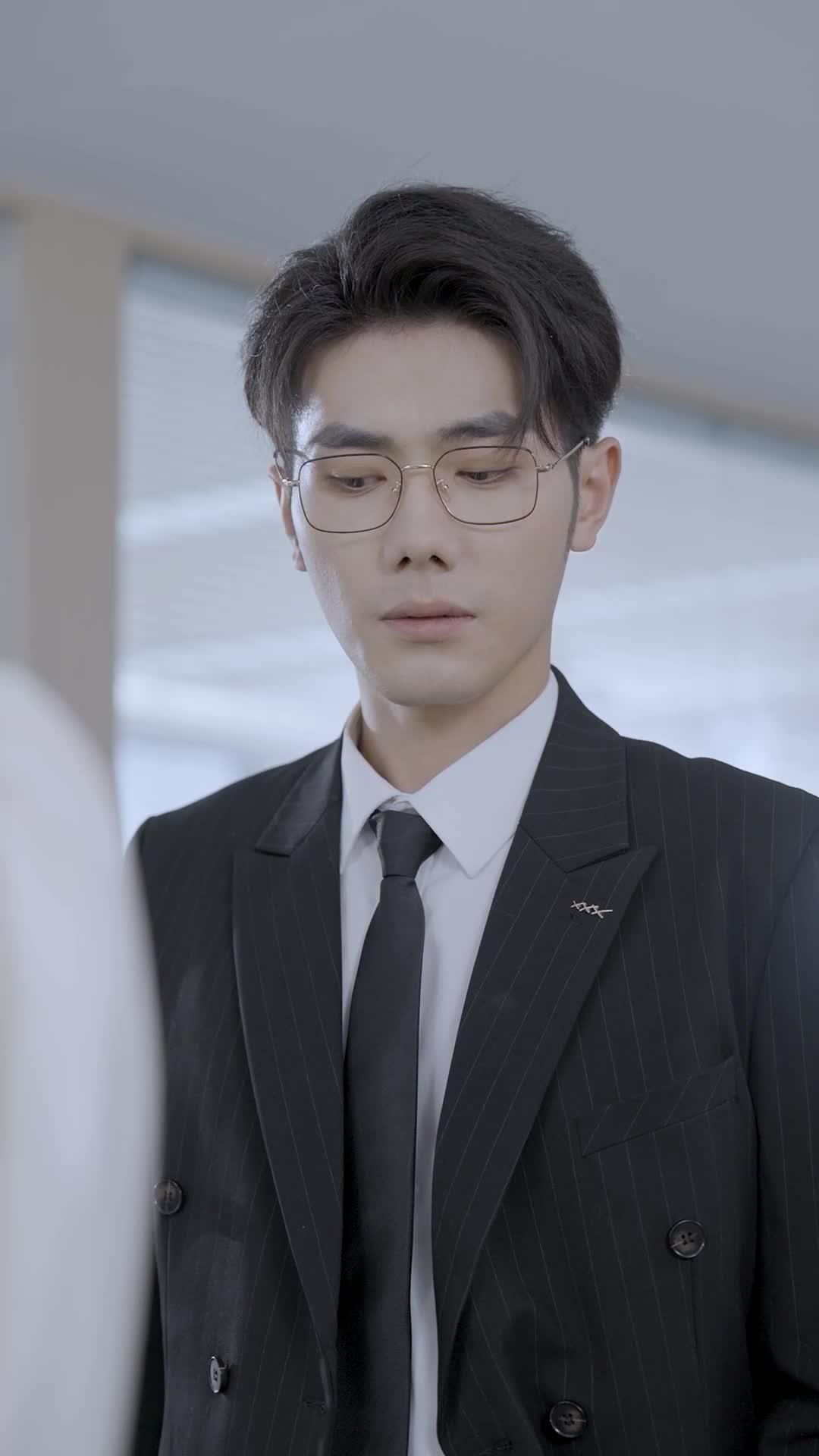 L'AMOUR DANS L'EMBROUILLE