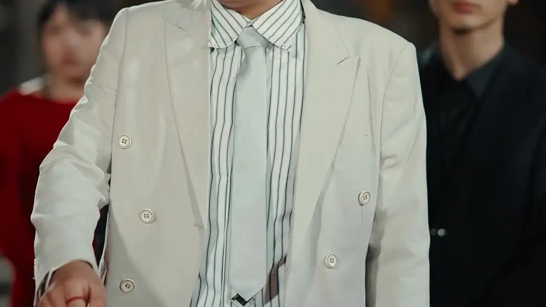 Rise of the Outcast: When the Red Carpet Becomes a Mirror