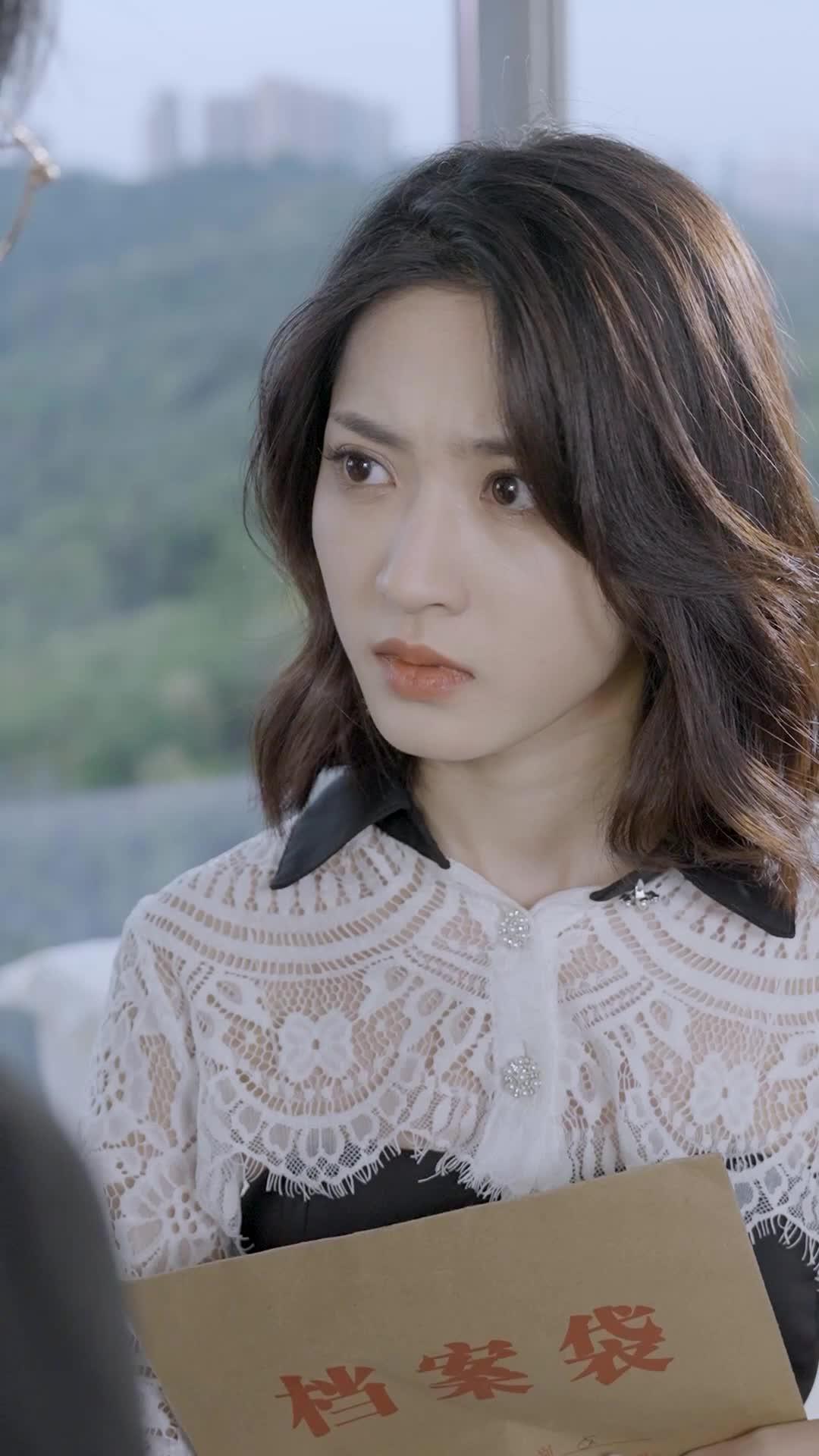 L'AMOUR DANS L'EMBROUILLE