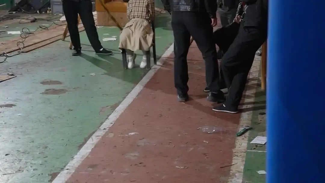 The Fantastic 7: The Cardigan That Rewrote the Rules of the Warehouse