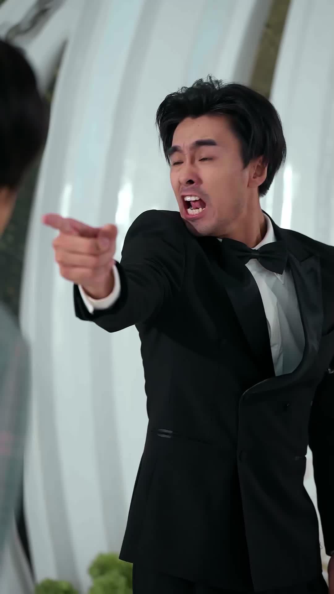 Istri Setia, Penopang Keluarga