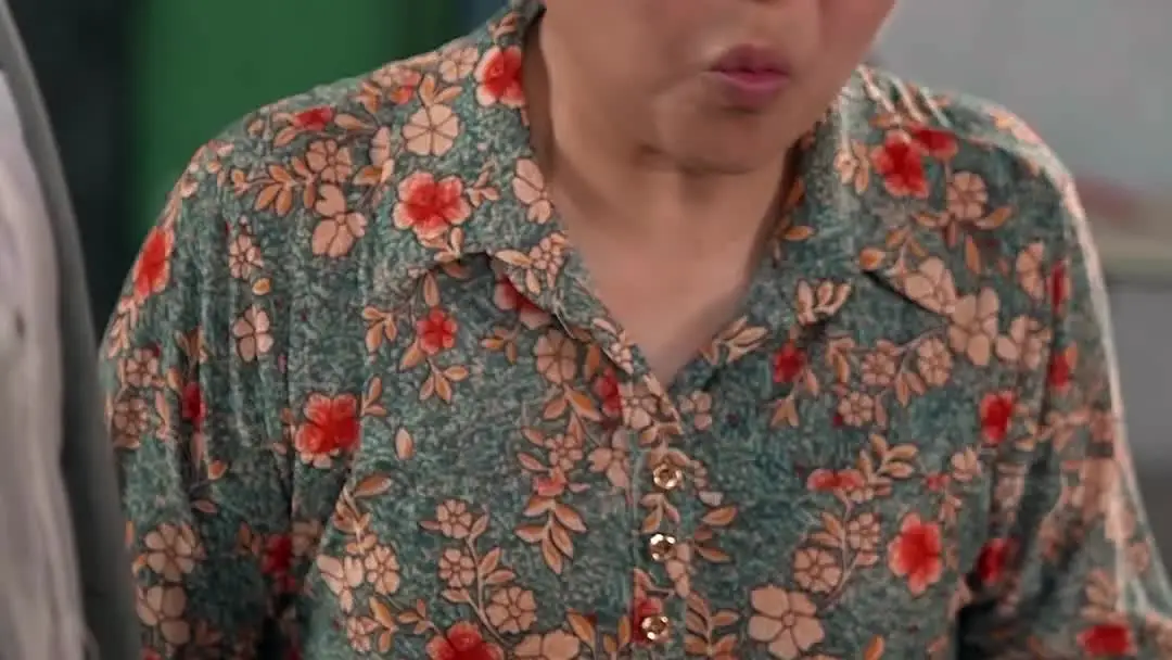 Gone Ex and New Crush: When a Delivery Bag Holds a Lifetime of Regret