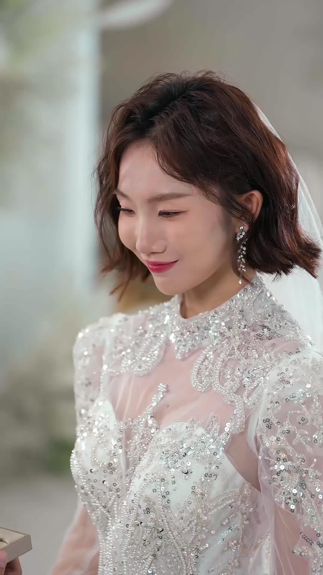 Istri Setia, Penopang Keluarga