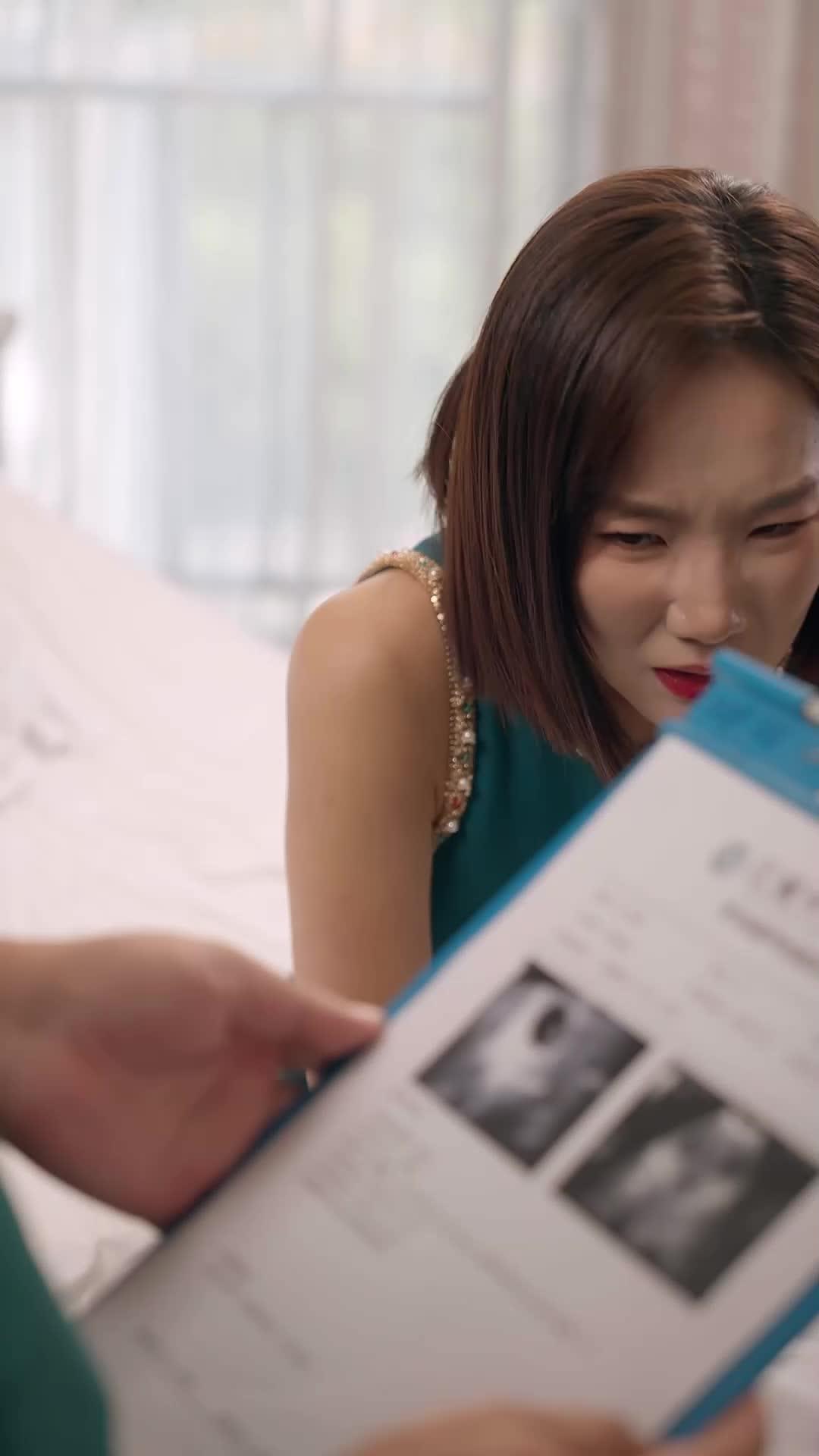 Istri Setia, Penopang Keluarga