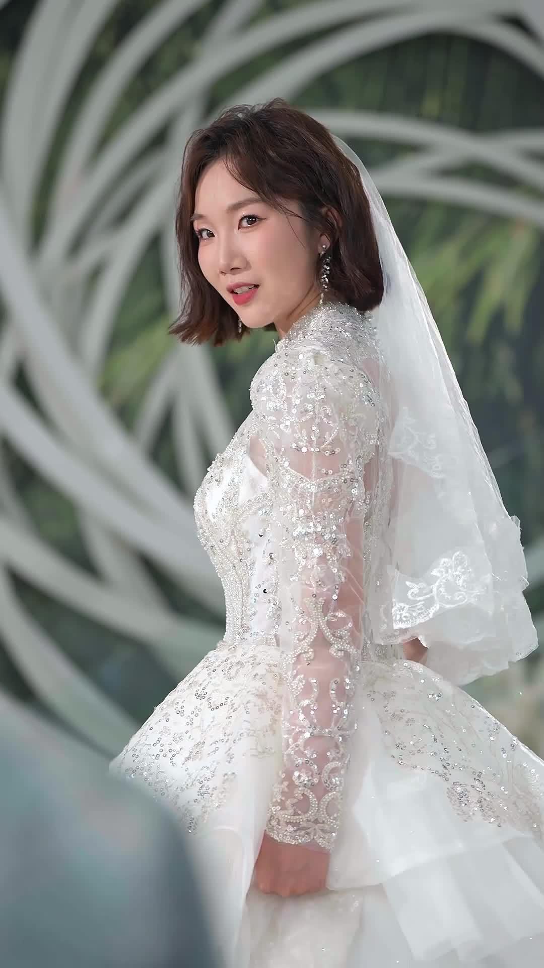 Istri Setia, Penopang Keluarga