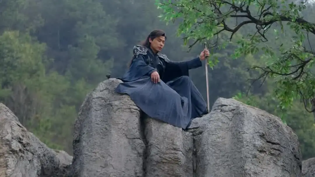 흠생전: 마스크 뒤의 눈, 검 끝의 진실—유연의 무릎 꿇기 순간이 말하는 것