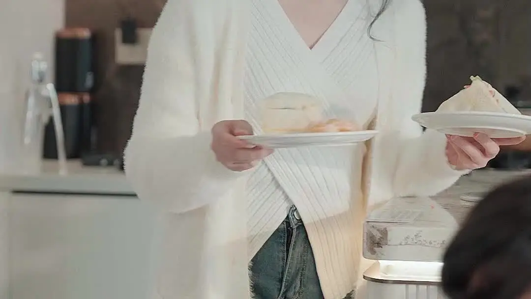 One Night, Twin Flame: Veils, Twins, and the Weight of a Single Handhold