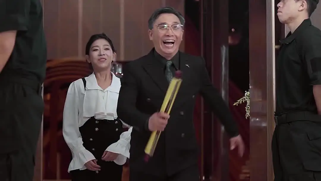 Gone Ex and New Crush: When the Scroll Speaks Louder Than Vows