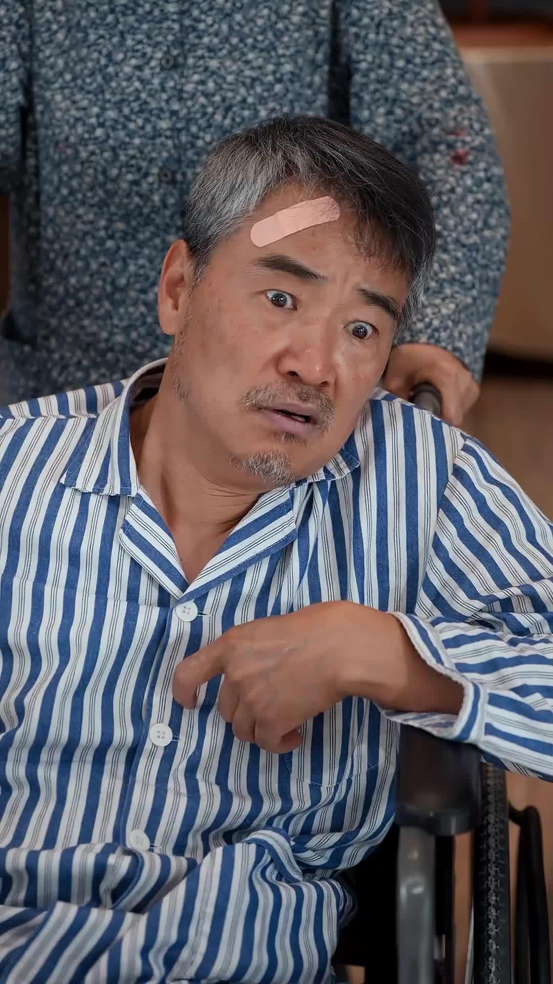 Istri Setia, Penopang Keluarga